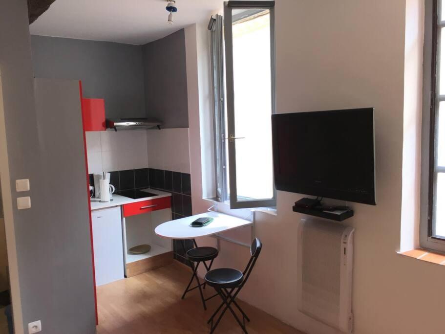 Apartament Jolie Studio Dans Le Centre Historique De Narbona Zewnętrze zdjęcie